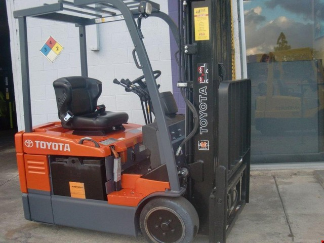 Used Toyota 3 Wheel Electric Forklift