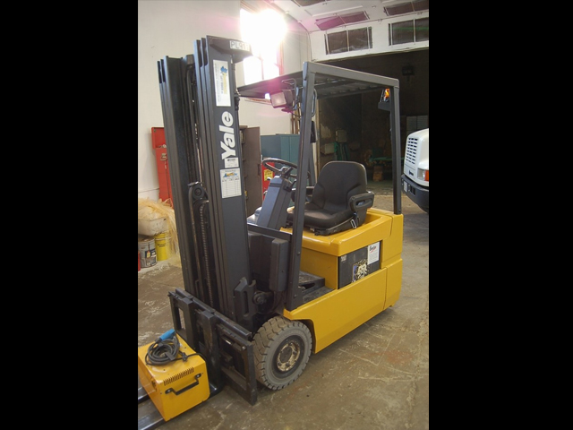 Used Yale 3 Wheel Electric Forklift